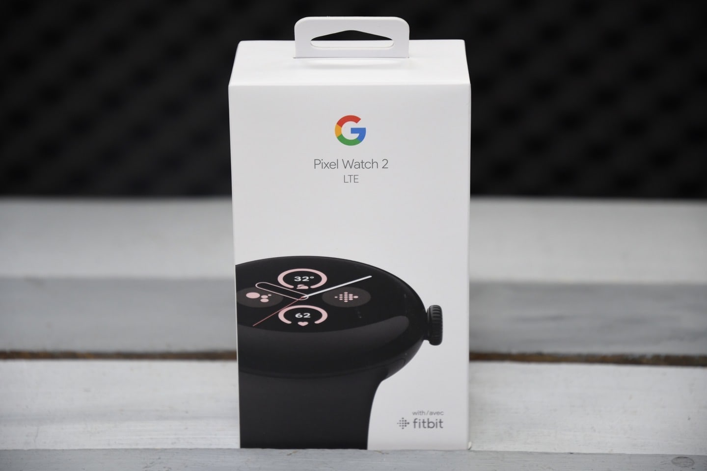 Montre connectée Google Pixel Watch 2 Boîtier en aluminium Noir Mat Bracelet sport Noir Volcanique Wifi